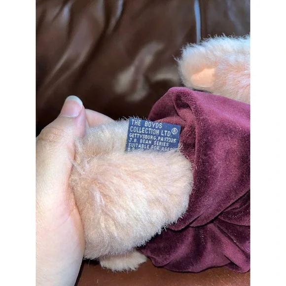 The Boyds Collection Ltd Plush Pig With Burgundy Velvet Overalls - Picture 5 of 6